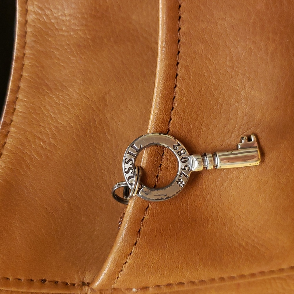 Vintage Leather  Fossil Crossbody - Picture 3 of 6